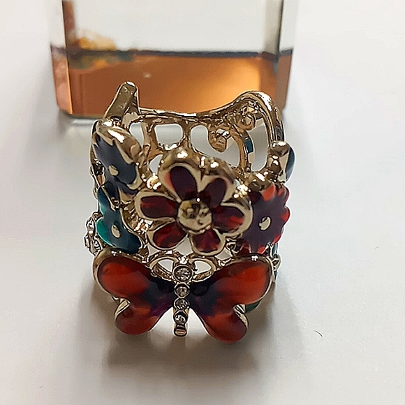 Beautiful butterfly ring - Picture 3 of 4